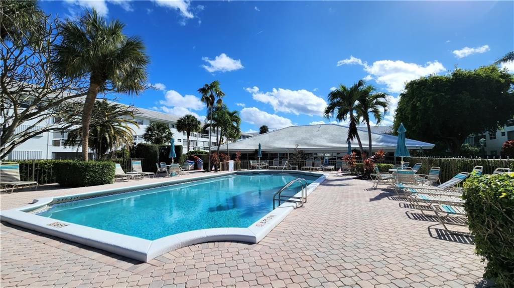 LIGHTHOUSE POINT GARDENS - Residential