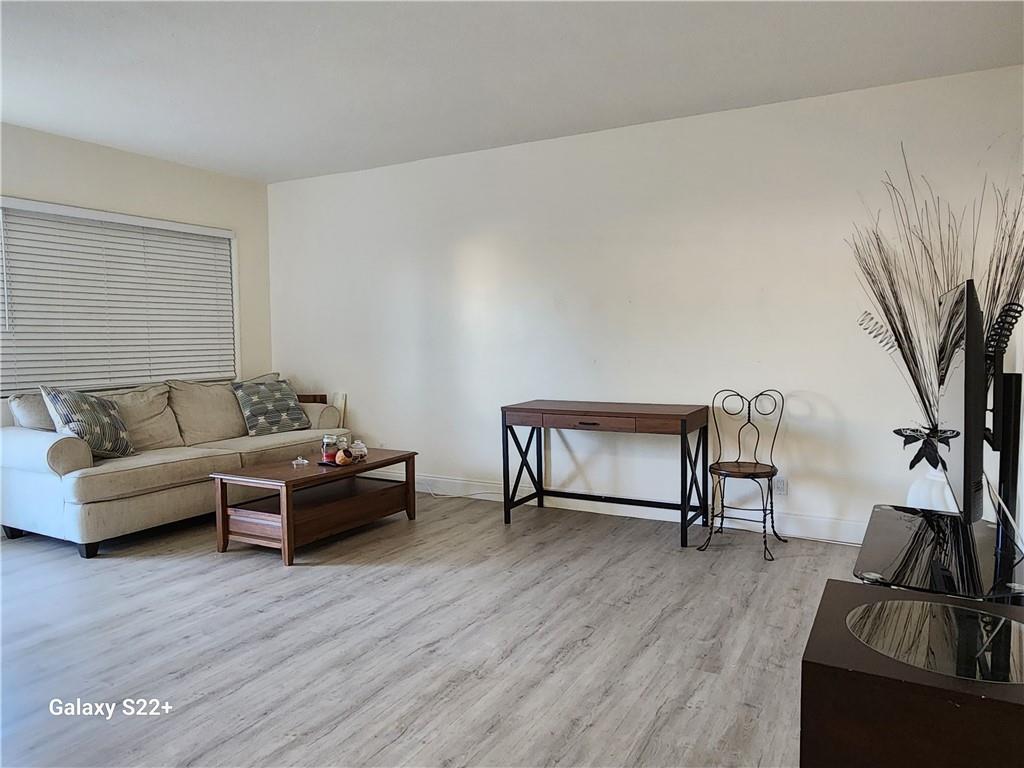 LIGHTHOUSE POINT GARDENS - Residential