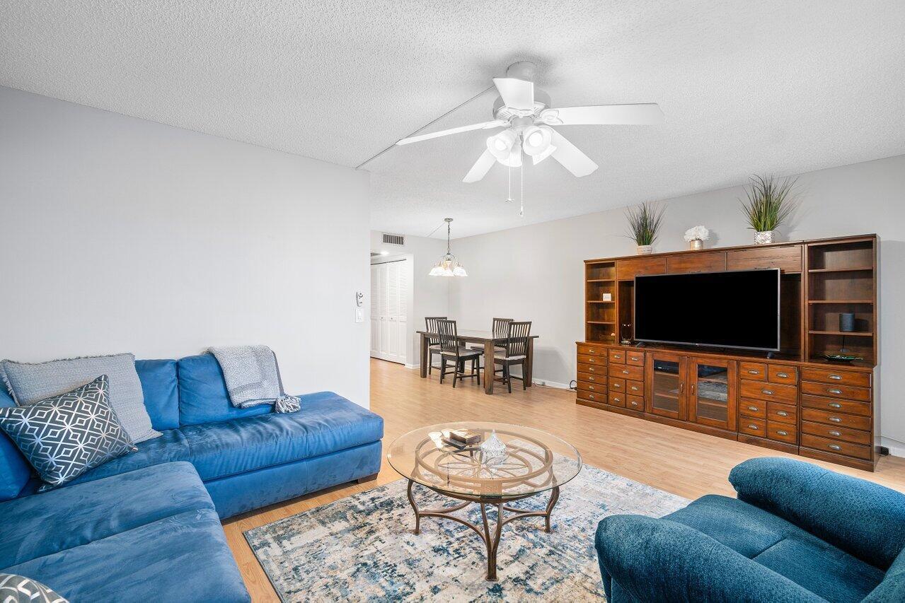 View photos, virtual tours, details... 2046 Rexford C