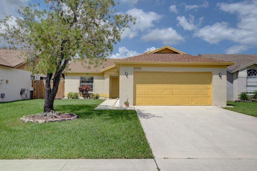 Great home! Great location!!  3 bedroom, 2 bath, 2 car garage located in low, low HOA Community of Arbor Glen.  Remodeled less than two years ago, including fresh exterior paint,  this home is waiting for YOU!  Awesome backyard with mature palms and room for a splash pool.  Convenient to restaurants, shopping, great schools and more...