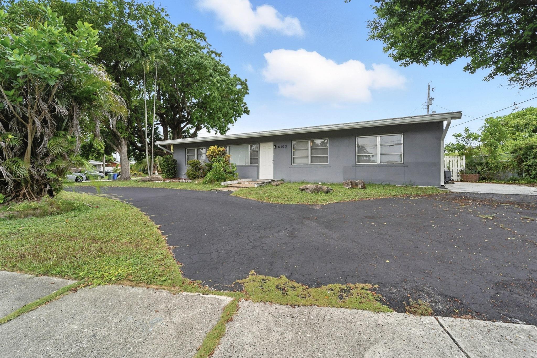 This charming 4-bedroom, 2-bath single-story home offers a comfortable layout with a spacious living area, tile and carpet flooring, and a fully fenced backyard. The updated kitchen features modern appliances, and the property includes a private driveway for convenient parking. Located in a quiet residential neighborhood, this home is close to shopping, dining, parks, and major highways for easy commuting.