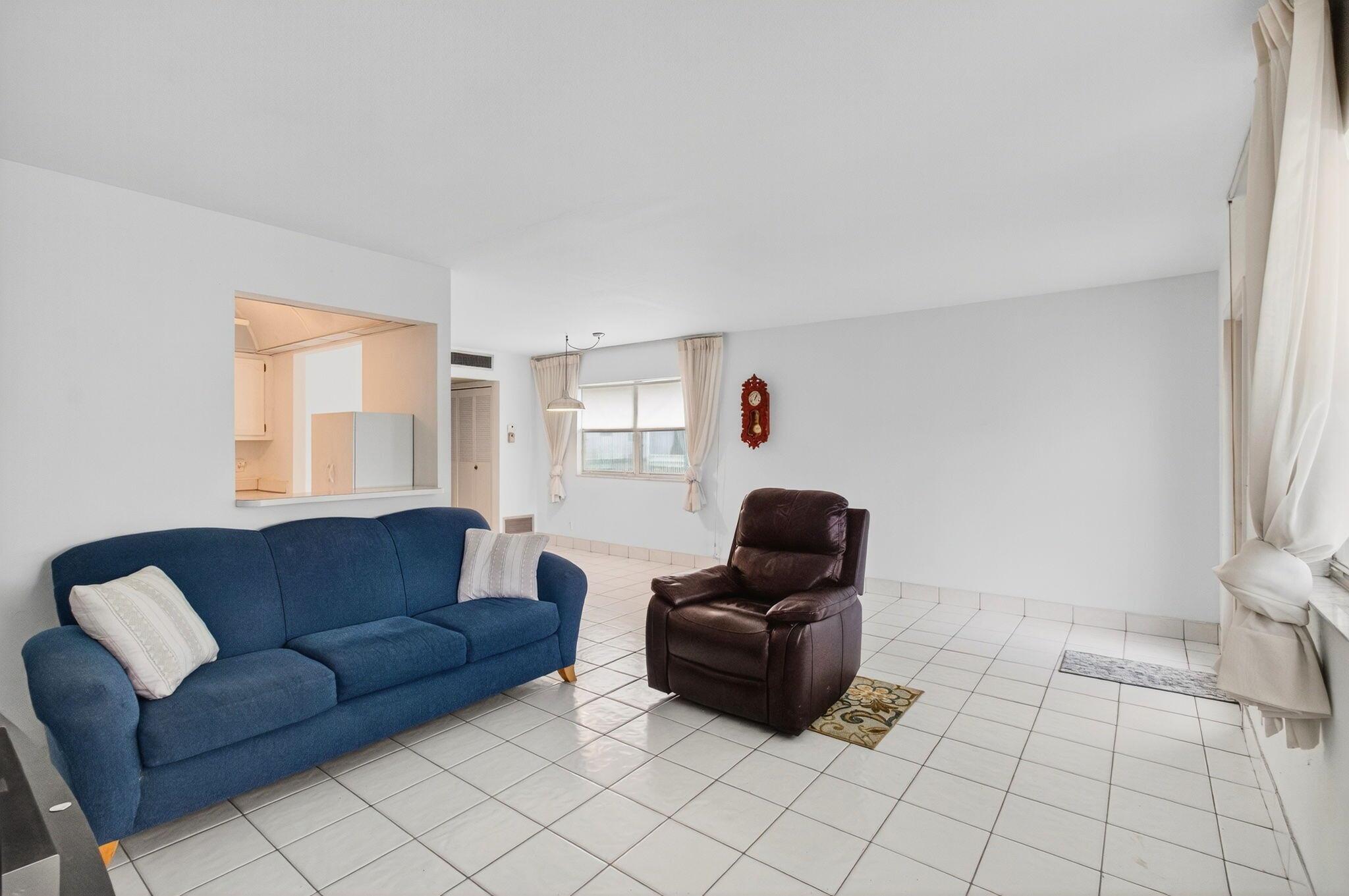 KINGS POINT - Residential