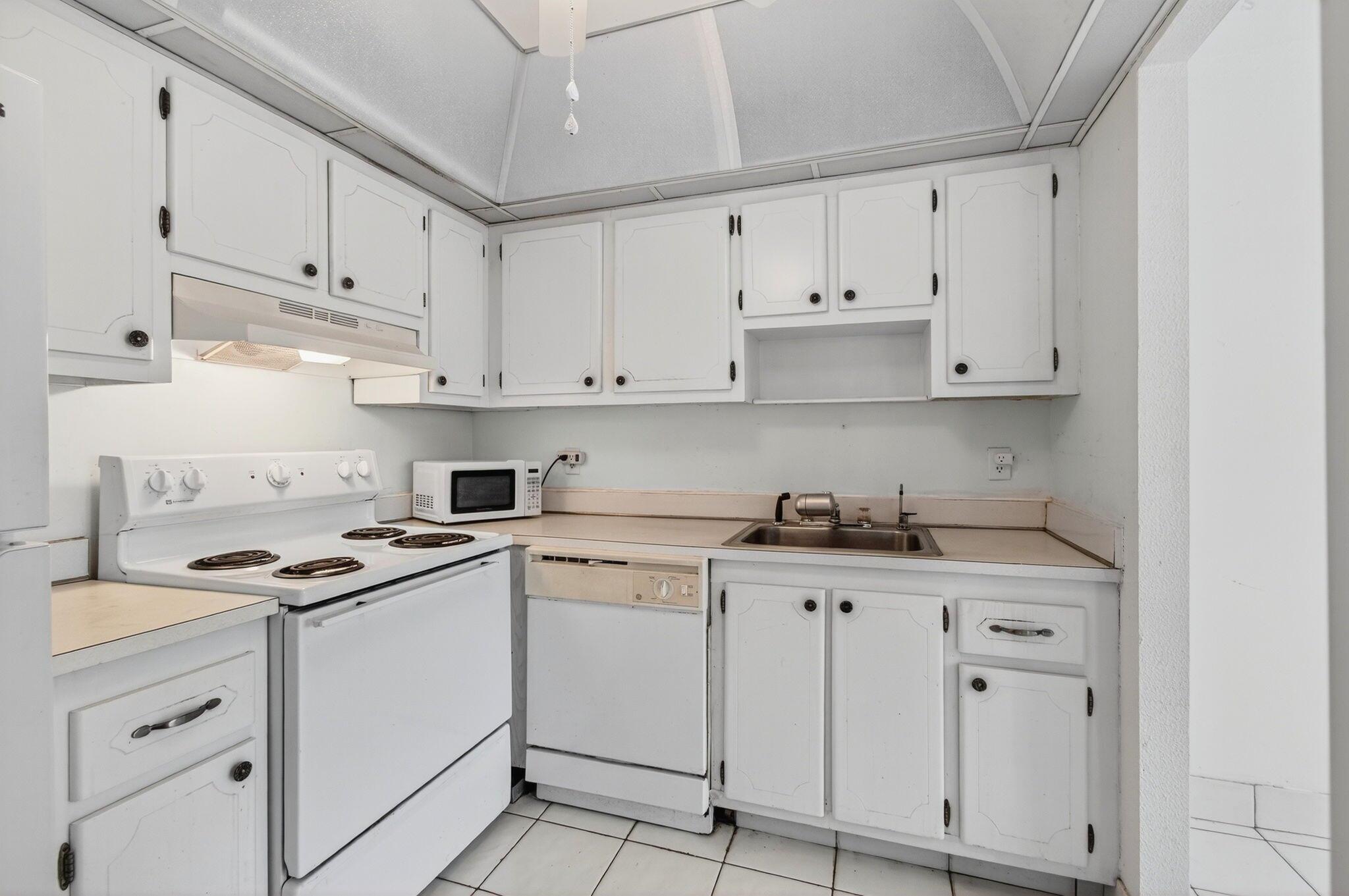 KINGS POINT - Residential