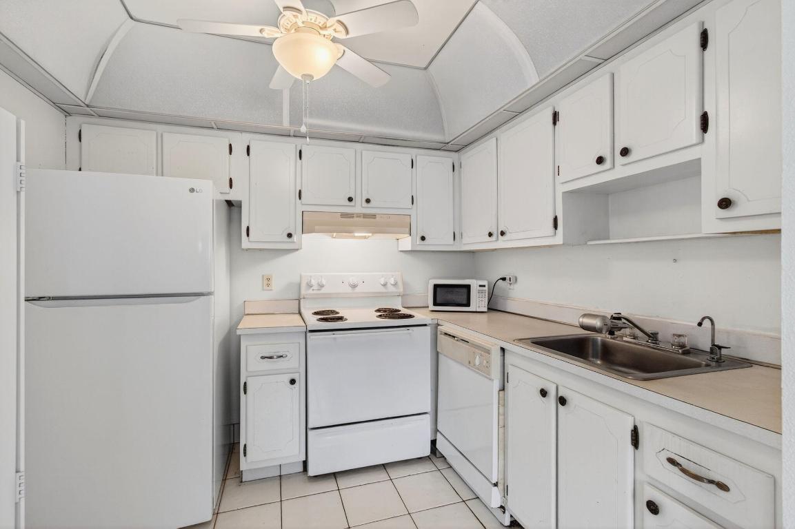 KINGS POINT - Residential