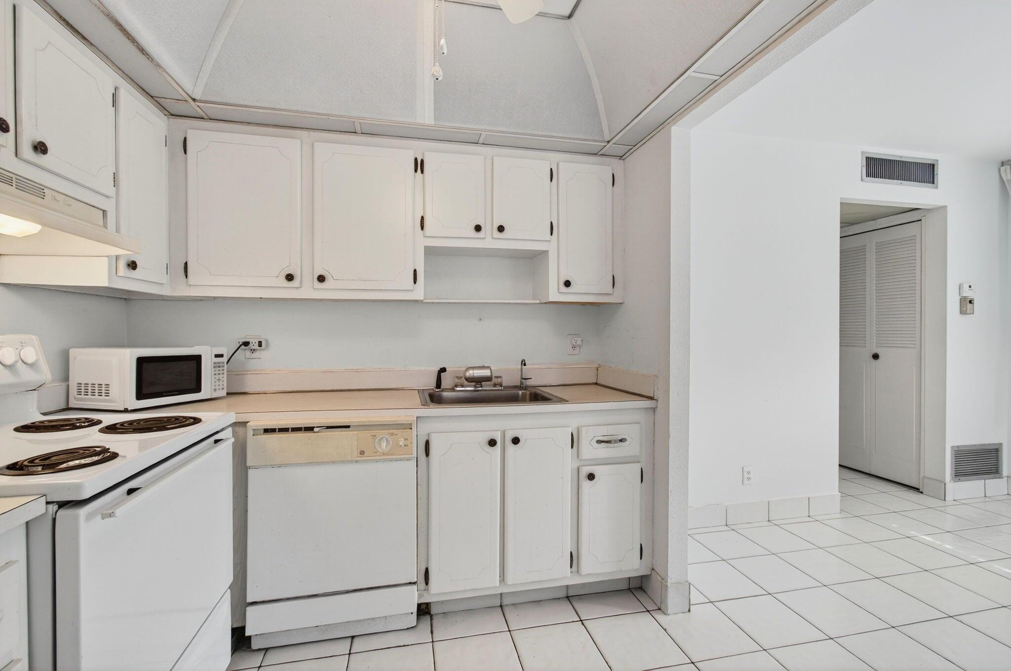 KINGS POINT - Residential