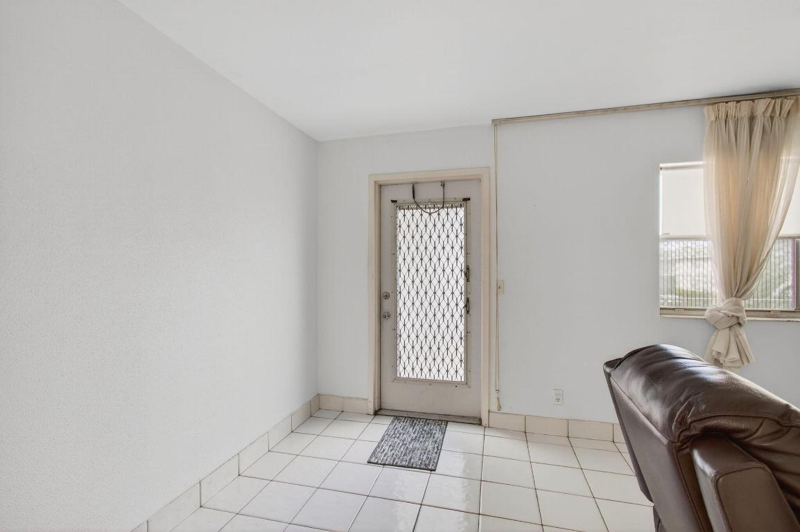 KINGS POINT - Residential