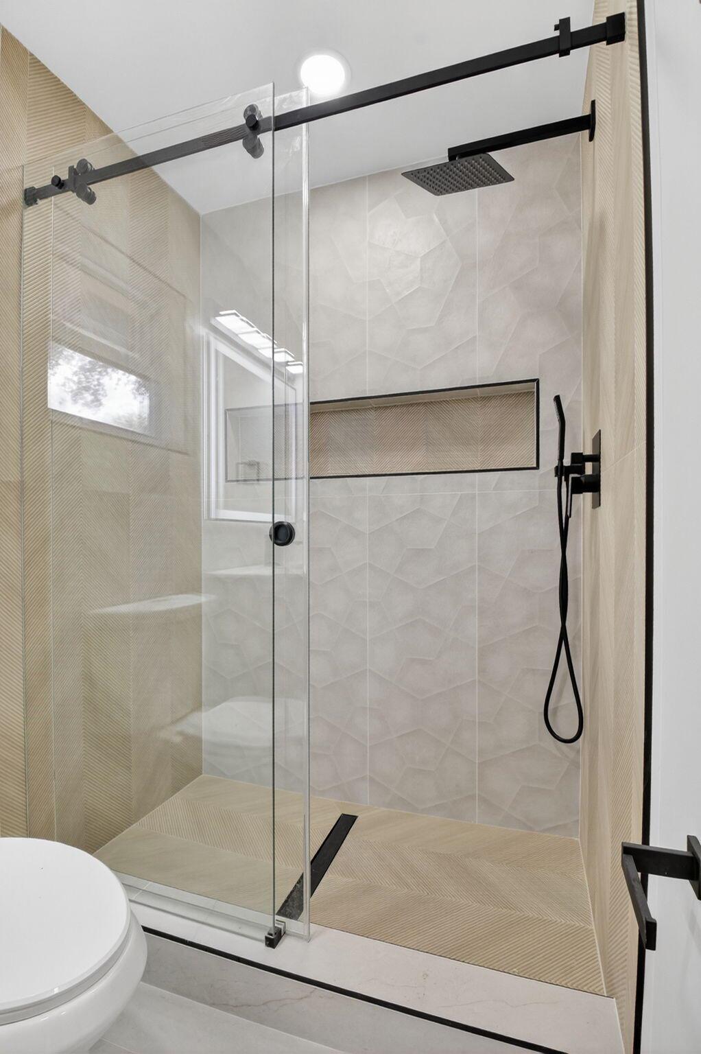 WHISPER WALK SEC E CONDO - Residential