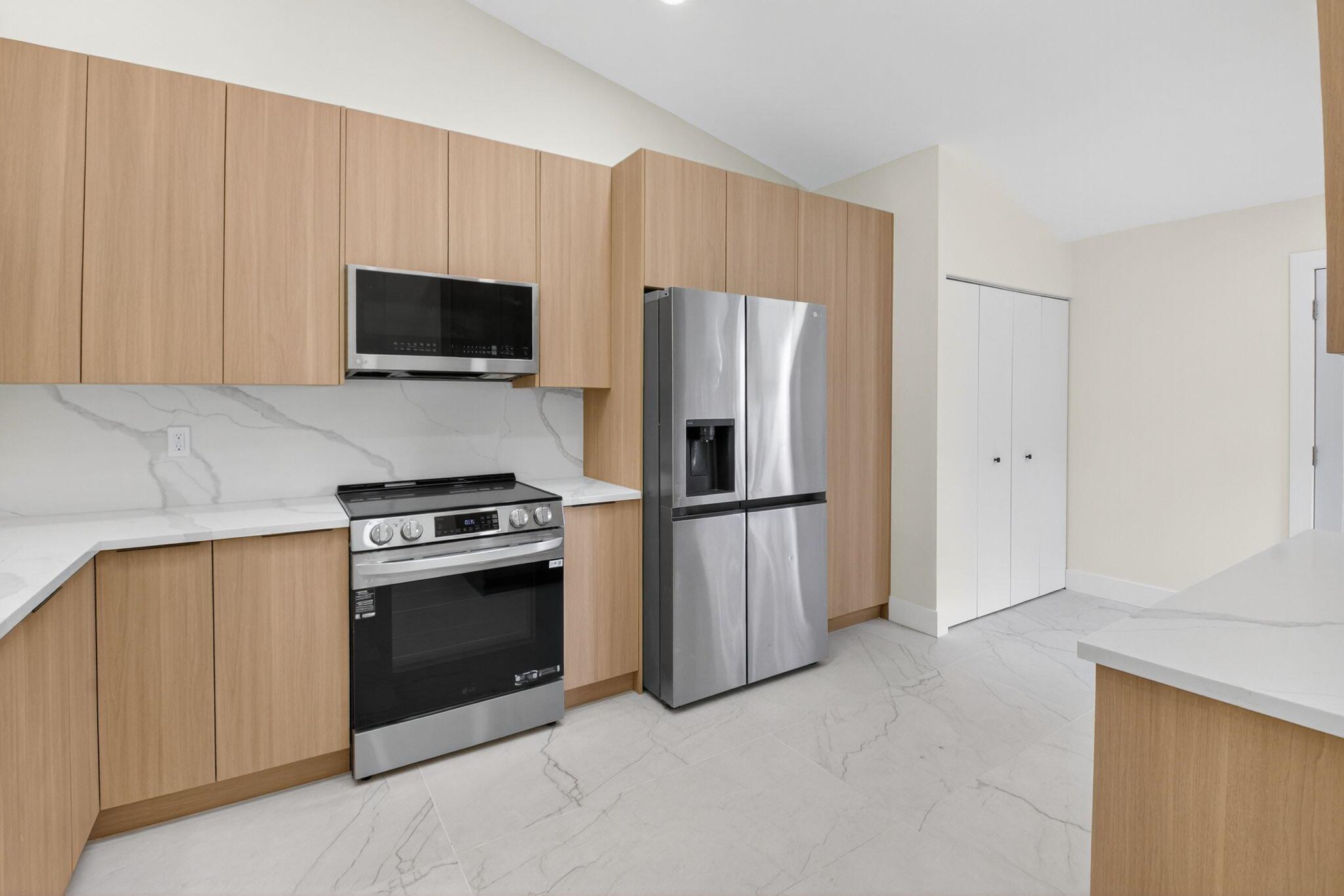 WHISPER WALK SEC E CONDO - Residential