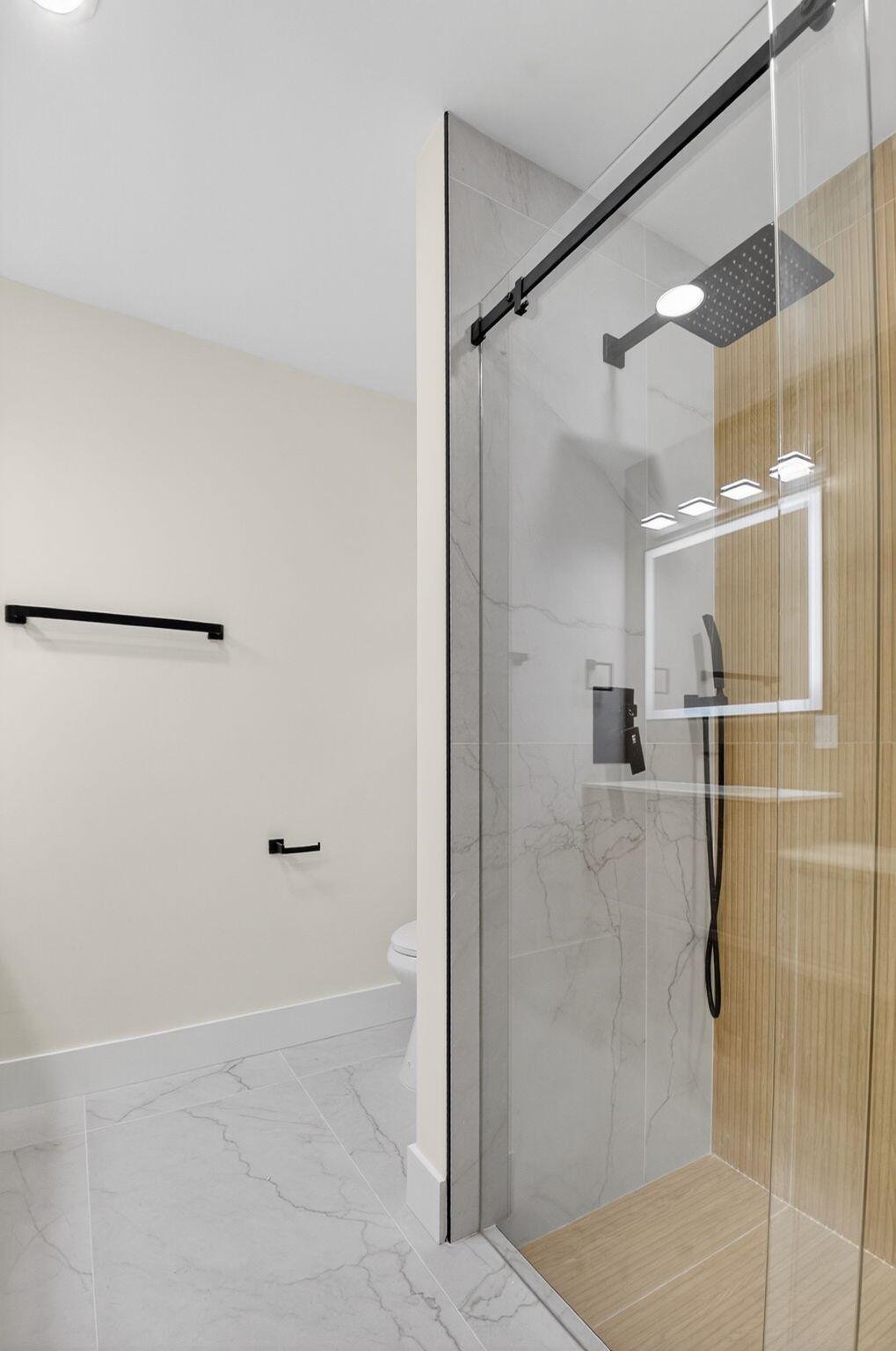 WHISPER WALK SEC E CONDO - Residential