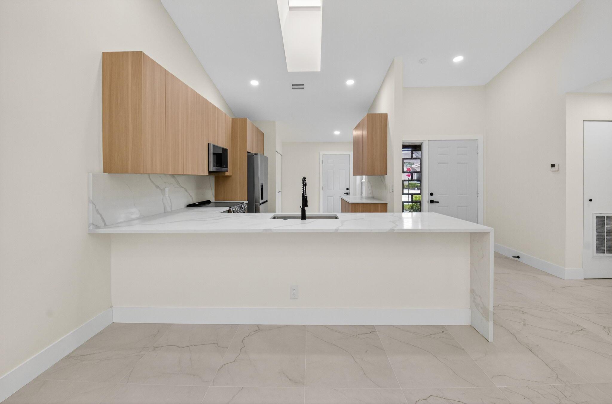 WHISPER WALK SEC E CONDO - Residential