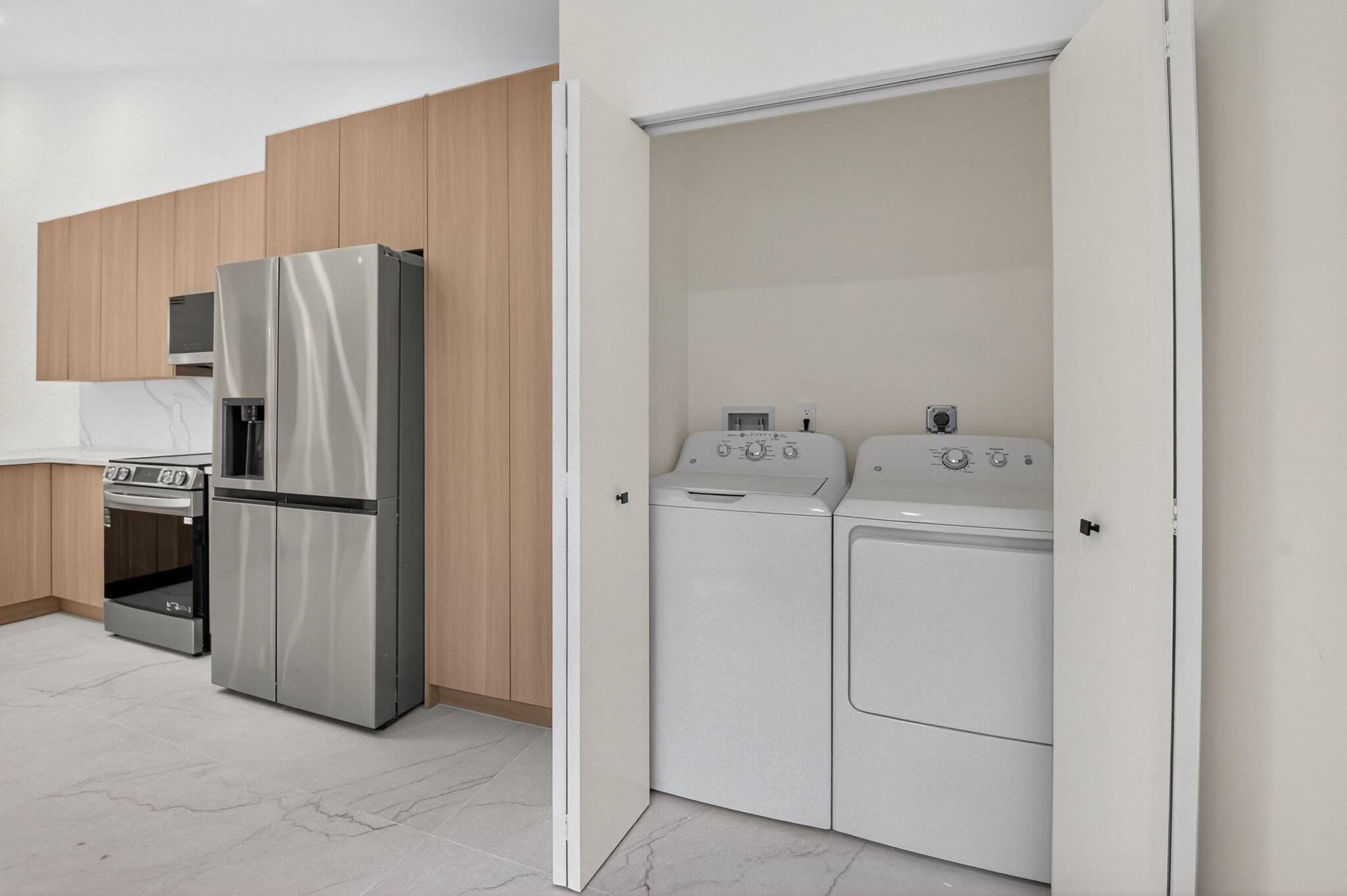 WHISPER WALK SEC E CONDO - Residential