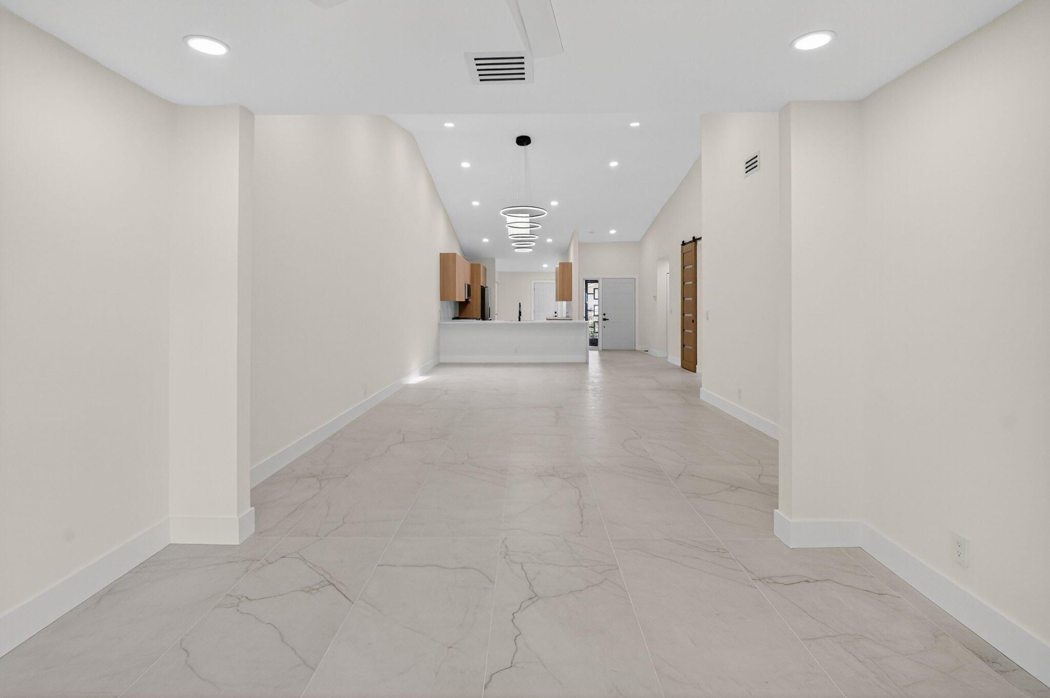 WHISPER WALK SEC E CONDO - Residential