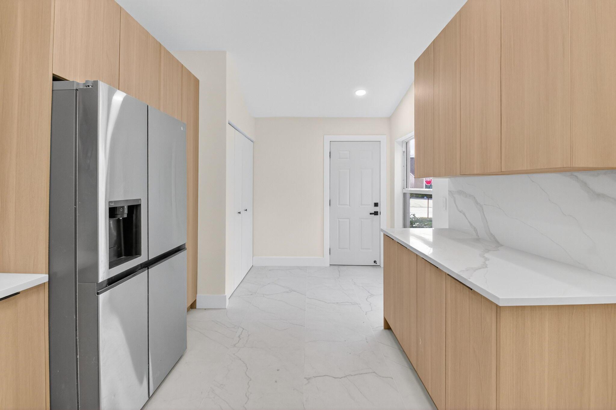 WHISPER WALK SEC E CONDO - Residential