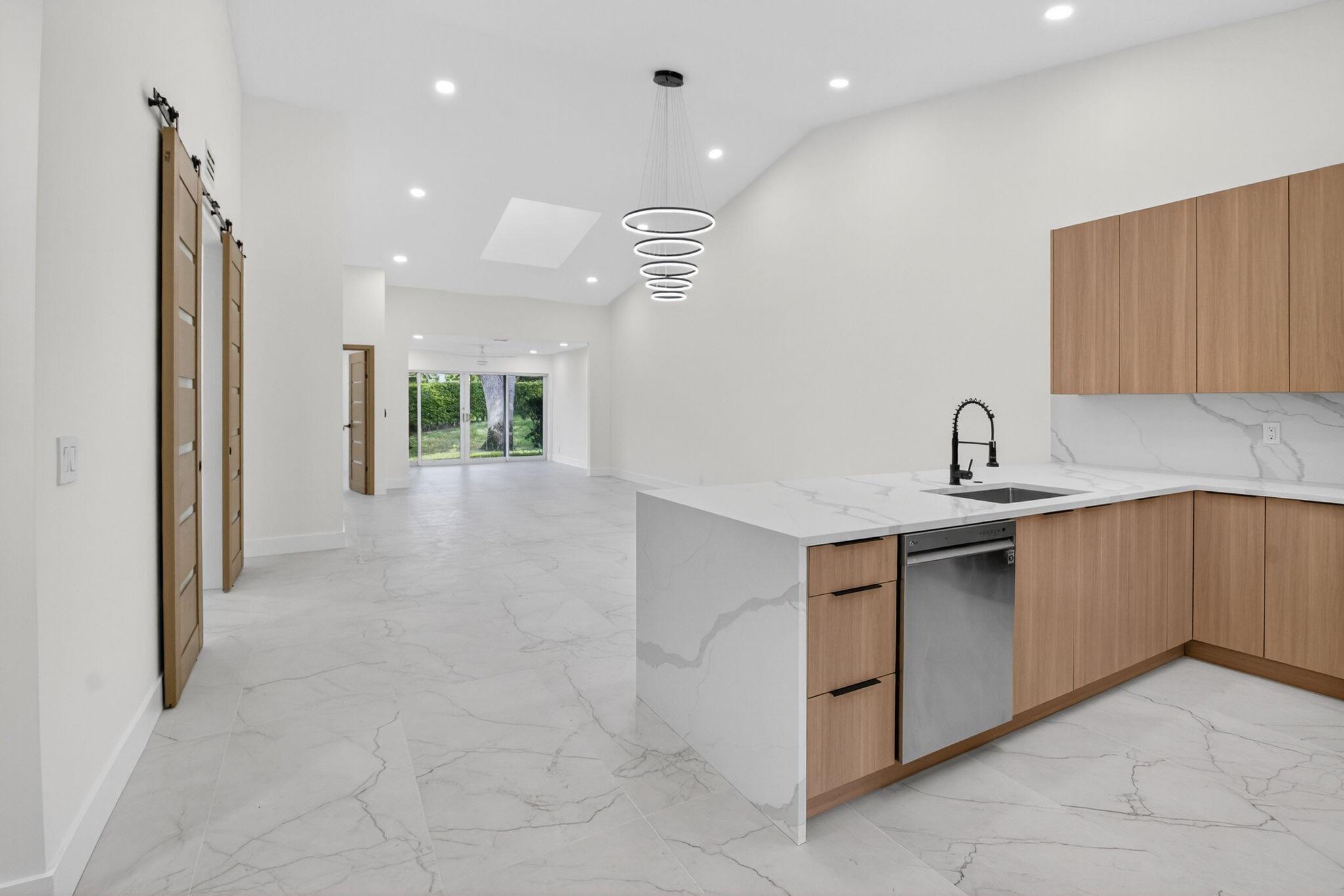 8315 Springlake Drive 8315