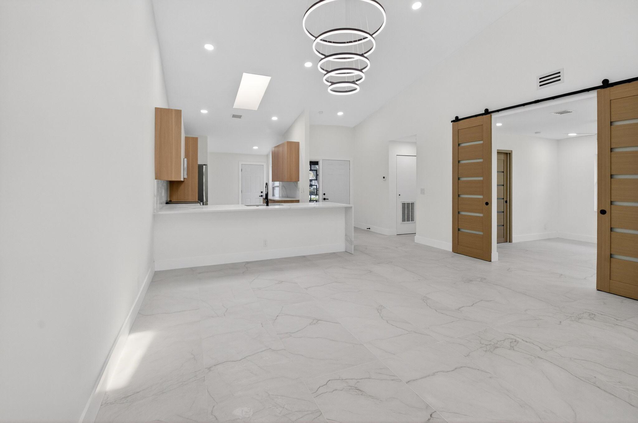 WHISPER WALK SEC E CONDO - Residential