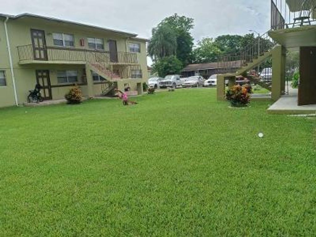 Photo of 429 N Cocoanut Road #5, Pahokee, FL 33476 (MLS # R10994336)