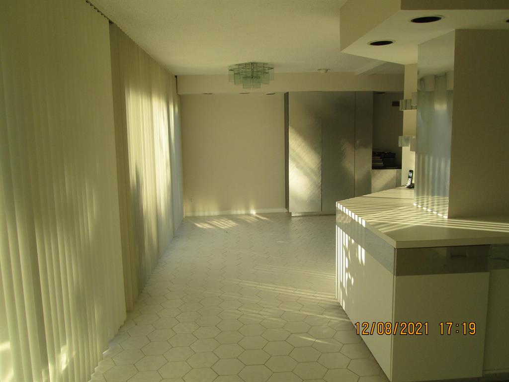 FOUNTAINS OF PALM BEACH CONDO 3 - Residential