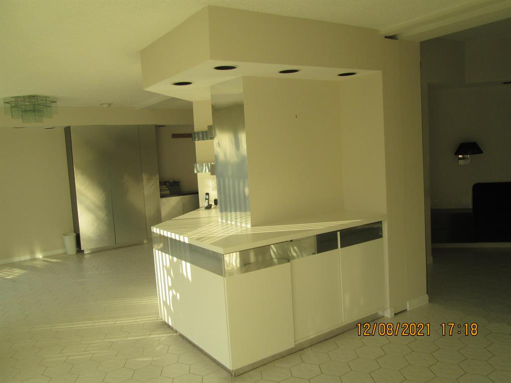 FOUNTAINS OF PALM BEACH CONDO 3 - Residential