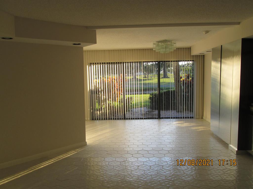 FOUNTAINS OF PALM BEACH CONDO 3 - Residential