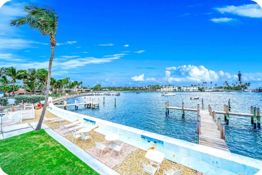 Photo of 2508 Bay Drive #114, Pompano Beach, FL 33062 (MLS # R11144014)