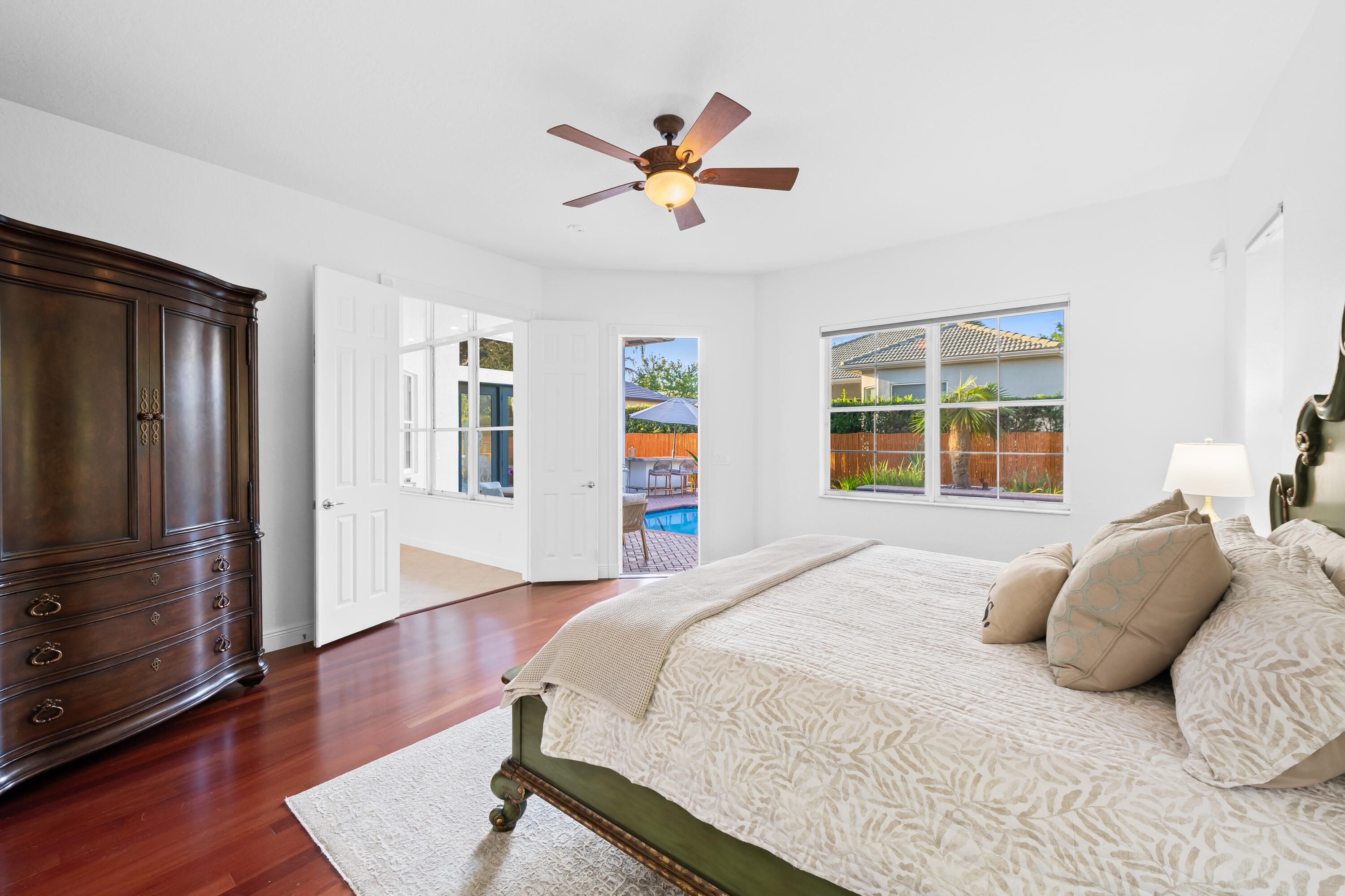 ROLLING HILLS GOLF & TENNIS CLUB - Residential