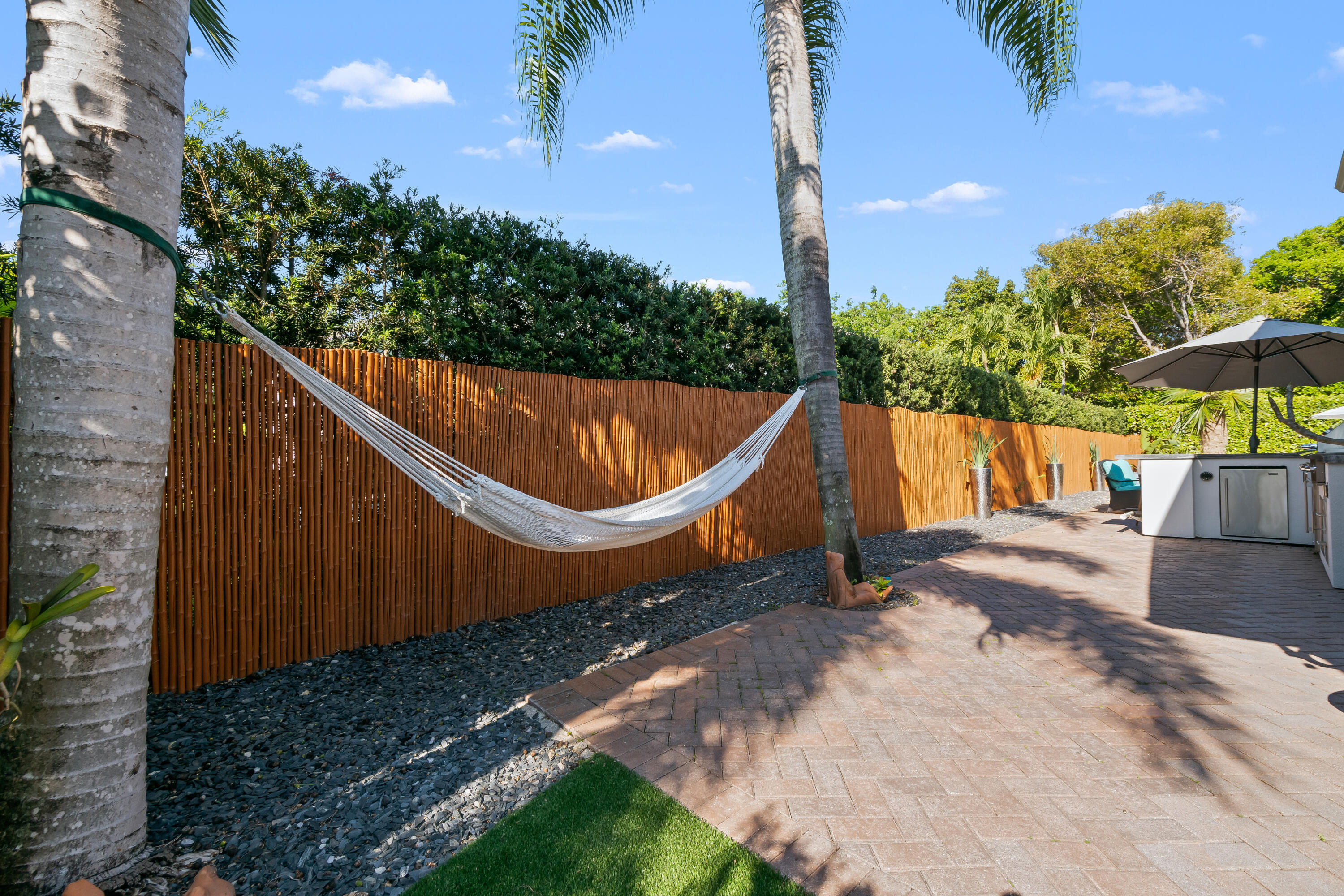 ROLLING HILLS GOLF & TENNIS CLUB - Residential