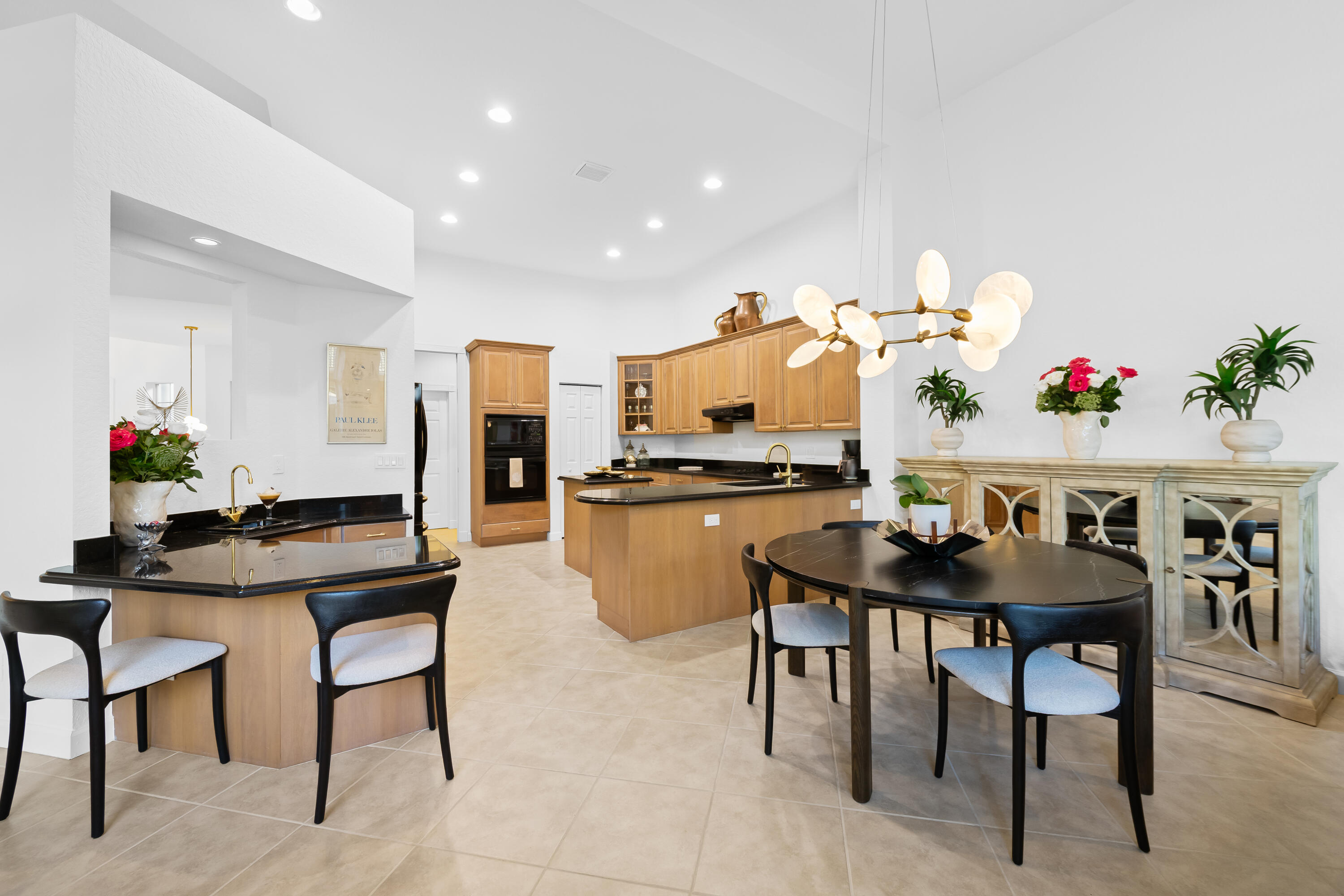 ROLLING HILLS GOLF & TENNIS CLUB - Residential