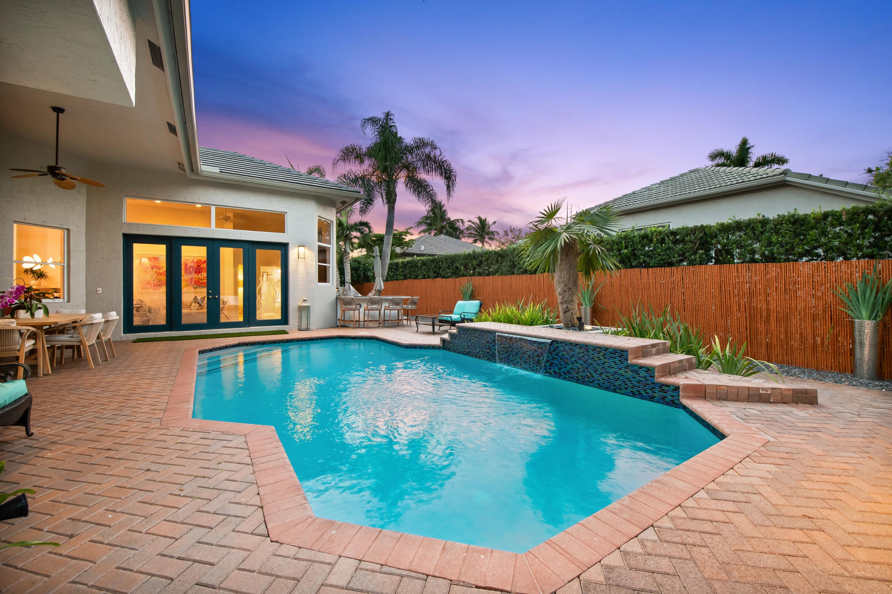 ROLLING HILLS GOLF & TENNIS CLUB - Residential