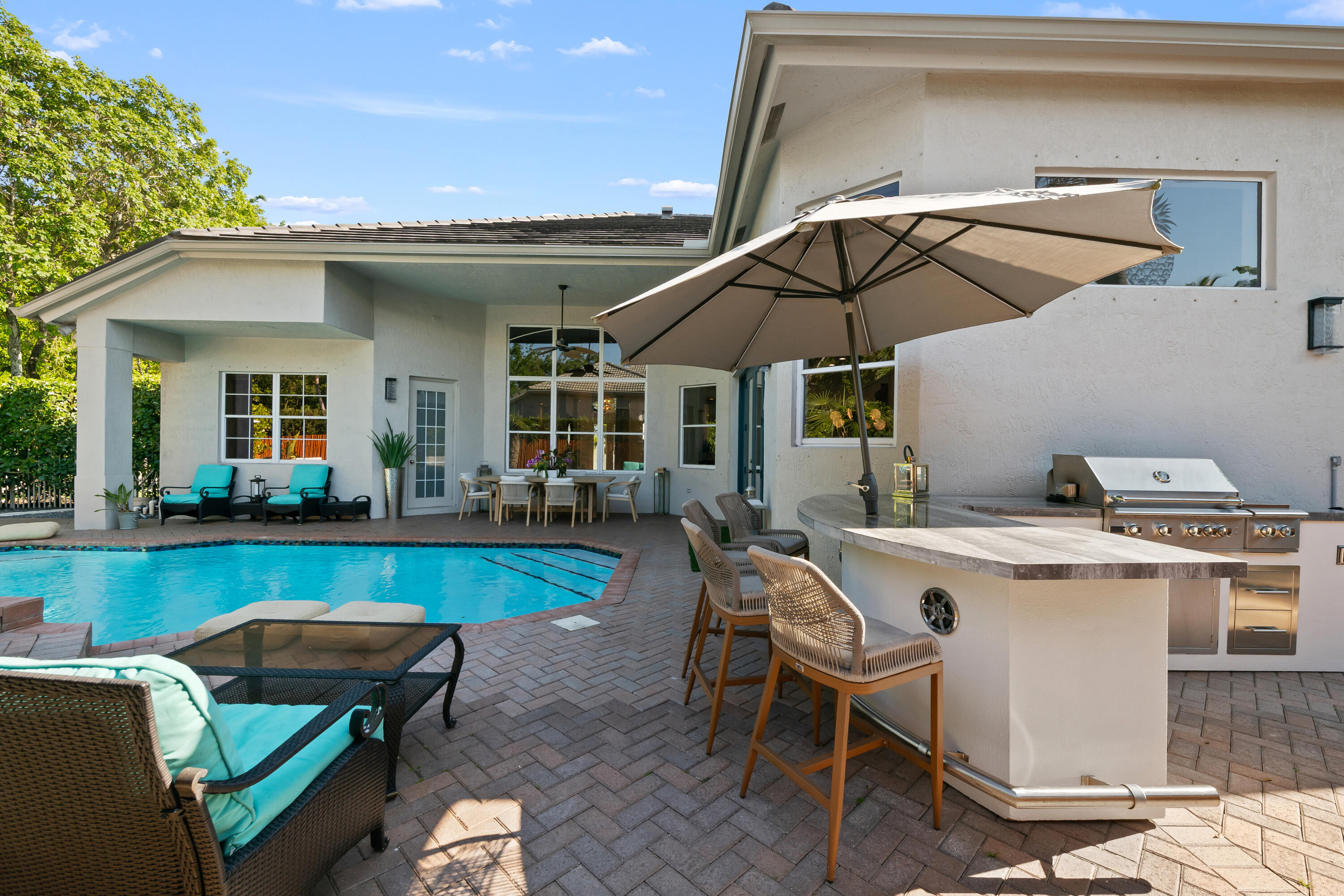 ROLLING HILLS GOLF & TENNIS CLUB - Residential