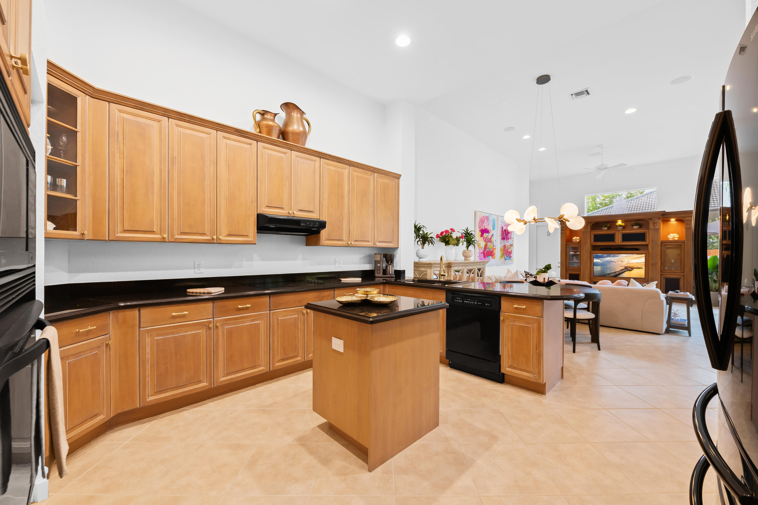 ROLLING HILLS GOLF & TENNIS CLUB - Residential