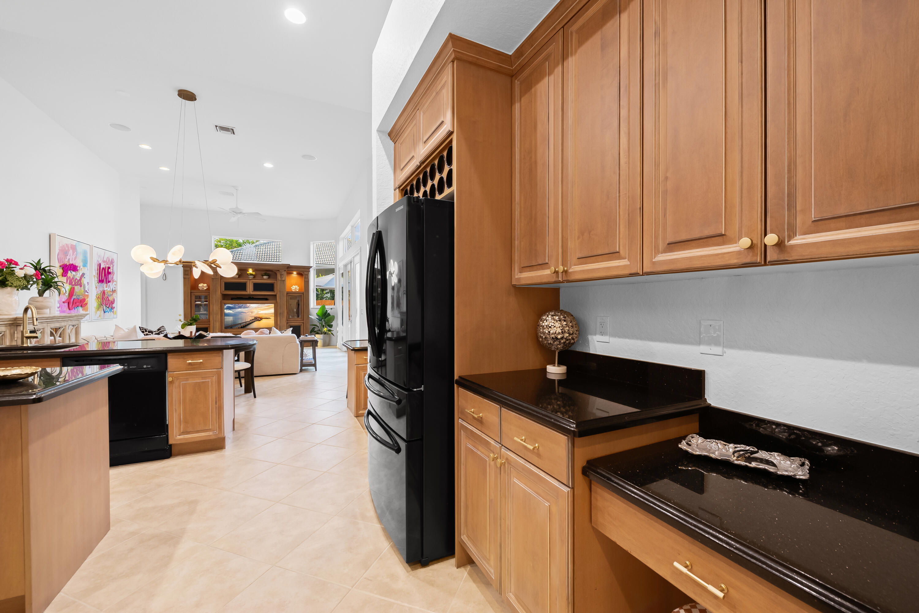 ROLLING HILLS GOLF & TENNIS CLUB - Residential