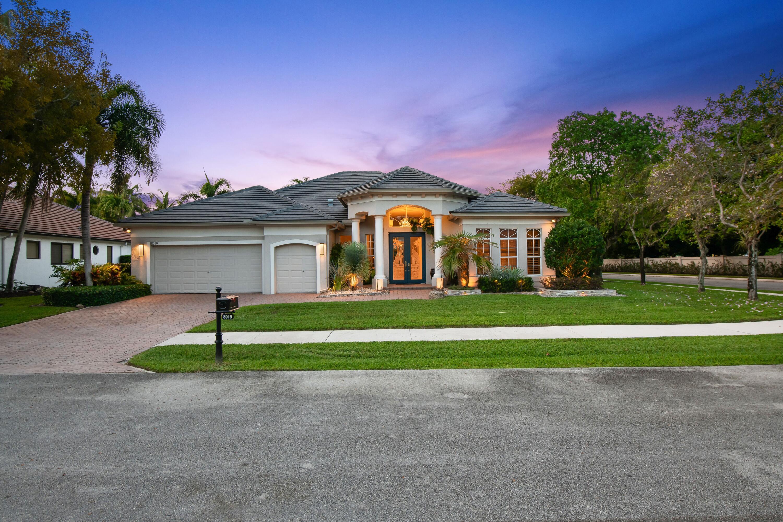 ROLLING HILLS GOLF & TENNIS CLUB - Residential