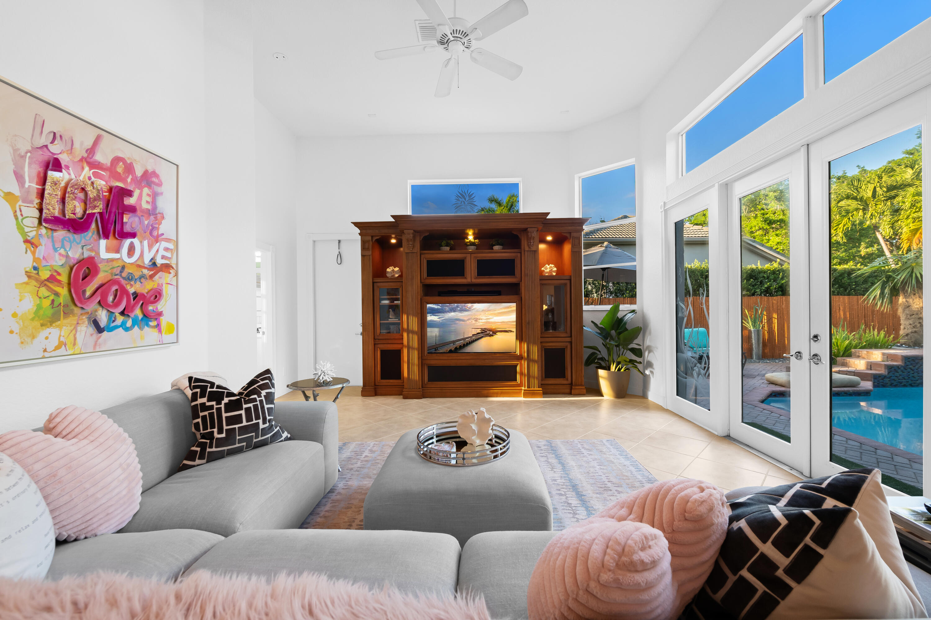 ROLLING HILLS GOLF & TENNIS CLUB - Residential