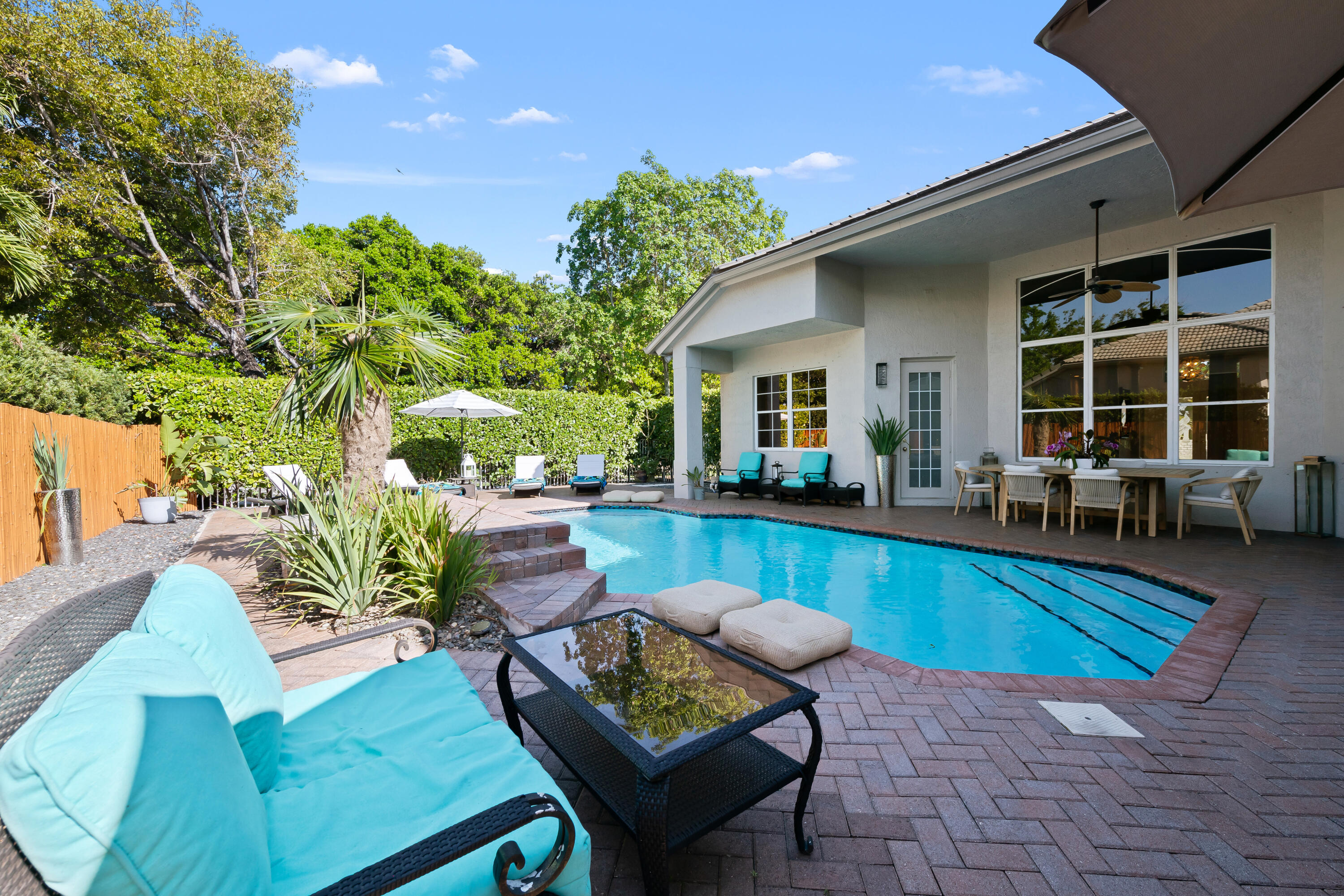 ROLLING HILLS GOLF & TENNIS CLUB - Residential