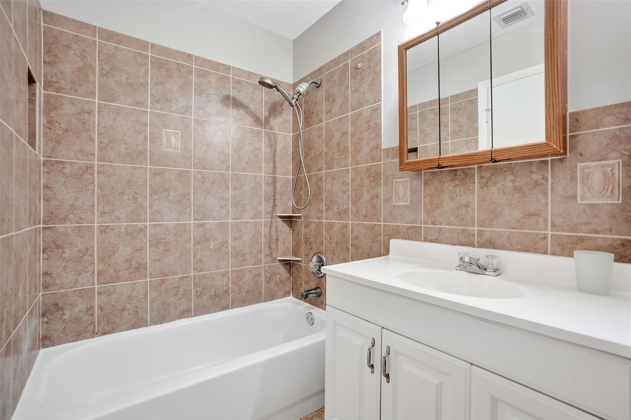 Oriole-Margate Sec 5 84-2 - Residential