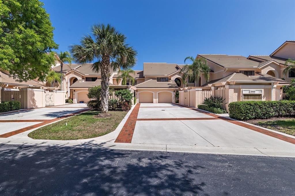 Photo of 3940 Back Bay Drive #139, Jupiter, FL 33477 (MLS # R10724425)