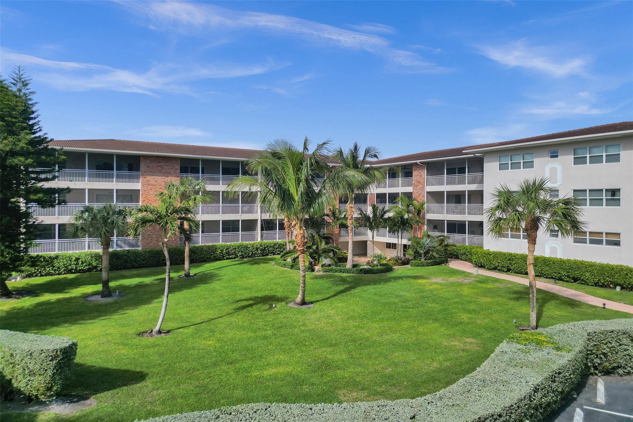 BOCA CAPRI CONDO APTS SLY - Residential