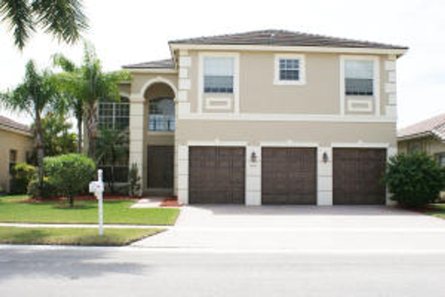 DON'T MISS THIS ONE! 3,623 UNDER AIR WITH A NICE OPEN FLOOR PLAN GREAT FOR ENTERTAINING. ENJOY INCREDIBLE LAKE VIEWS FROM ALMOST EVERY ROOM. TILE AND WOOD FLOORING IN ALL LIVING AREAS, CARPET ONLY IN BEDROOMS. GREAT CENTRALLY LOCATED GATED COMMUNITY WITH RESORT STYLE AMENITIES. DON'T WAIT TO CALL IT HOME.