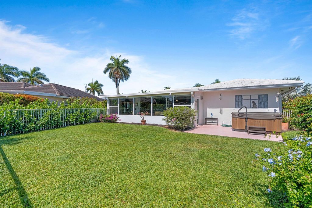 Photo of 998 SW 11th Court, Boca Raton, FL 33486 (MLS # R11083495)