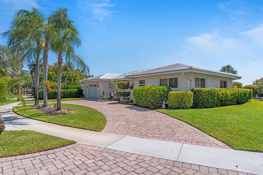 Photo of 998 SW 11th Court, Boca Raton, FL 33486 (MLS # R11083495)