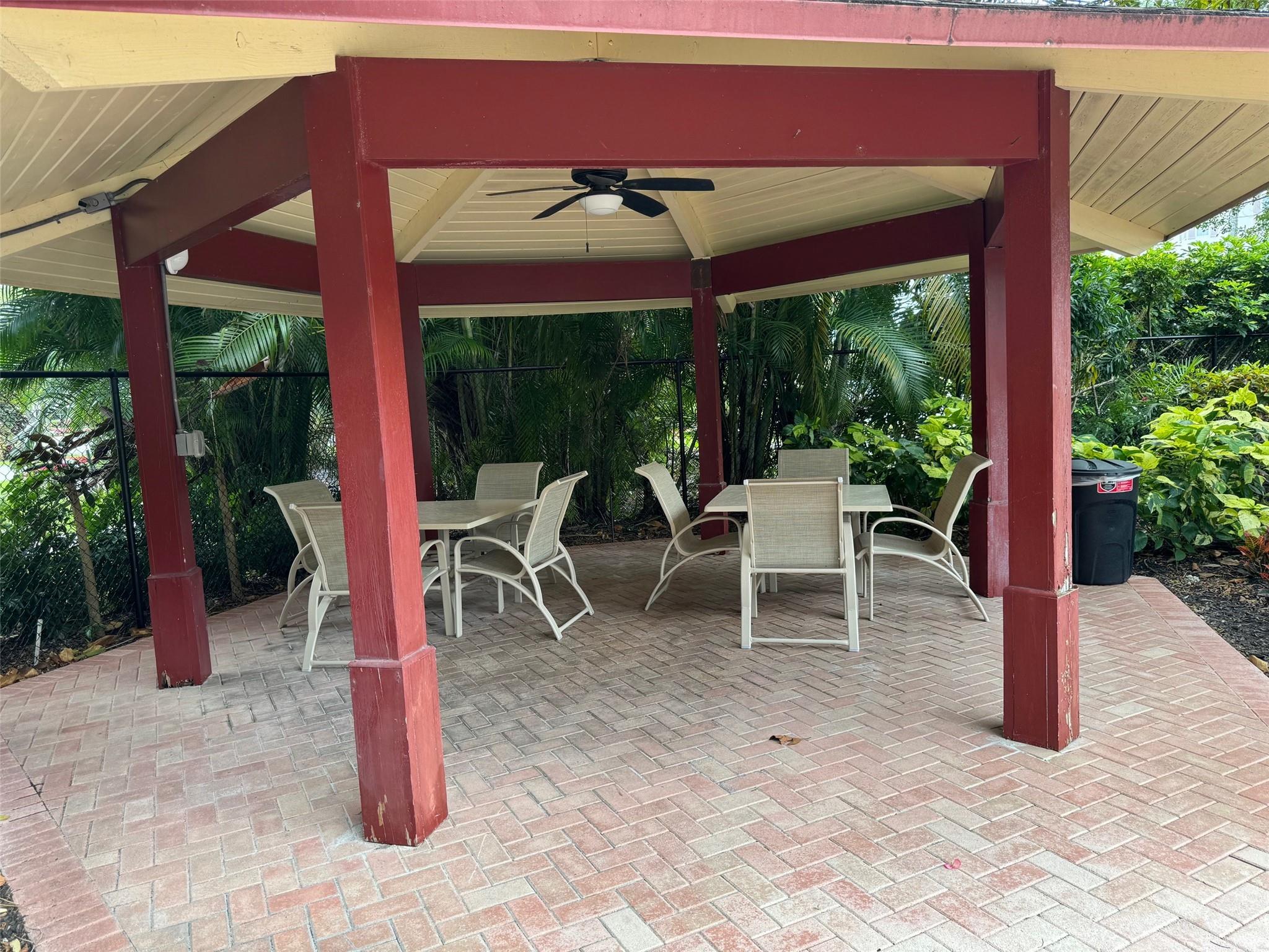 PALM AIRE COUNTRY CLUB AP - Residential