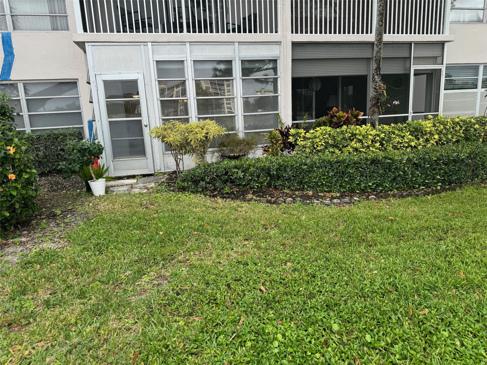 PALM AIRE COUNTRY CLUB AP - Residential