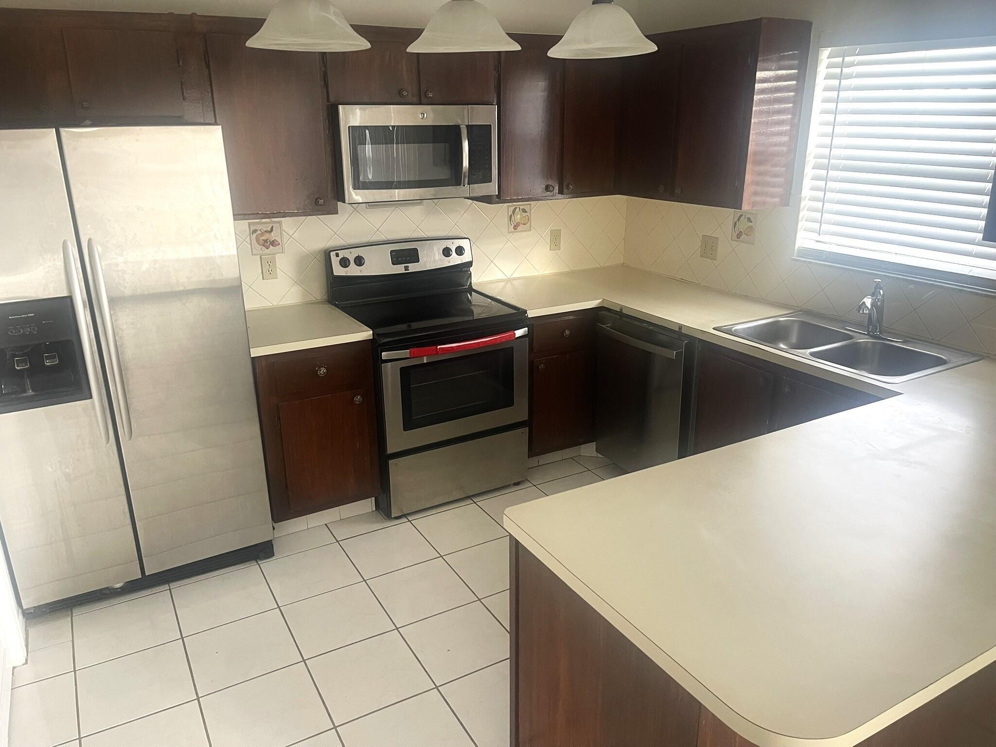 SHERWOOD VILLAGE CONDO - Residential Lease