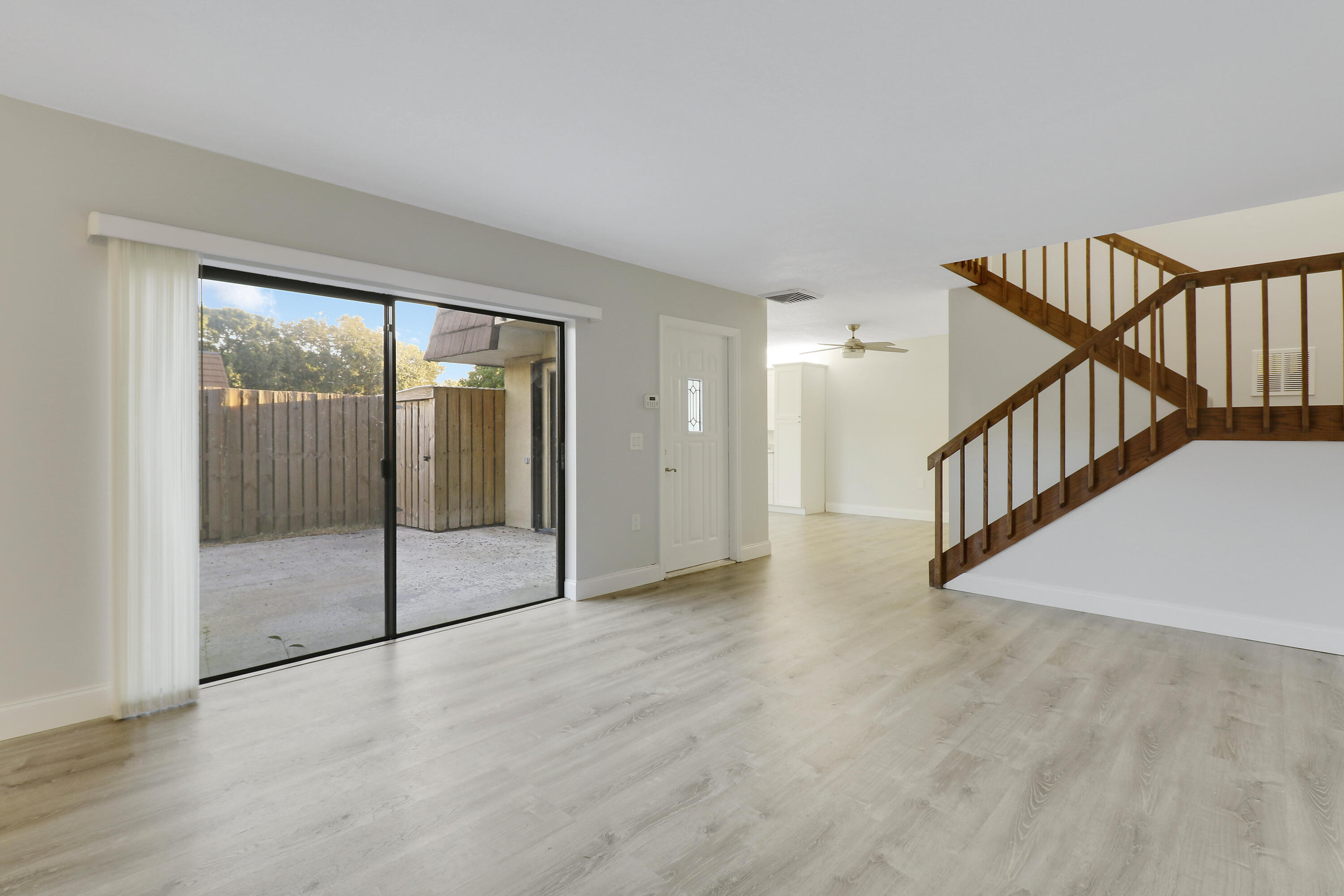 GARDEN LAKES AND GARDEN SQUARE SHOPS - Residential Lease