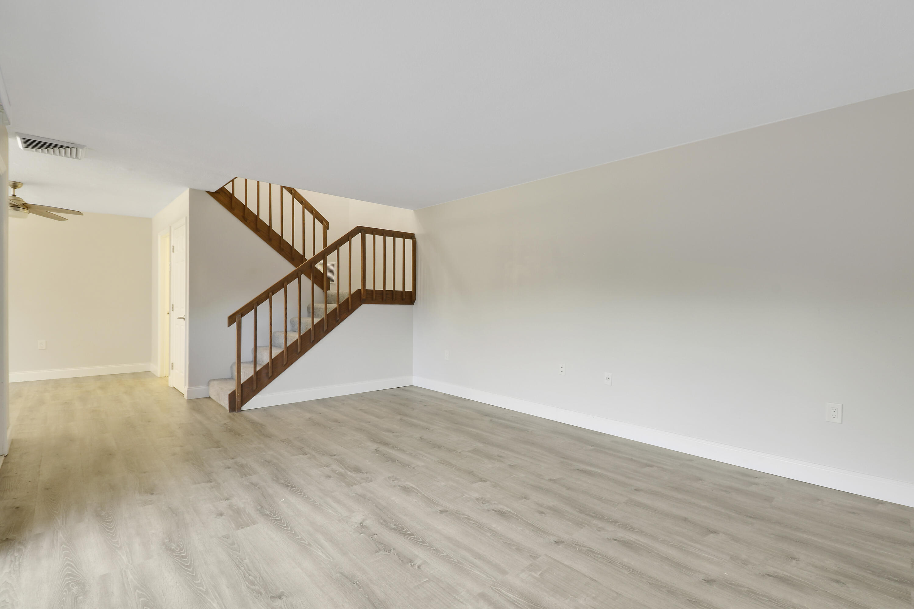GARDEN LAKES AND GARDEN SQUARE SHOPS - Residential Lease