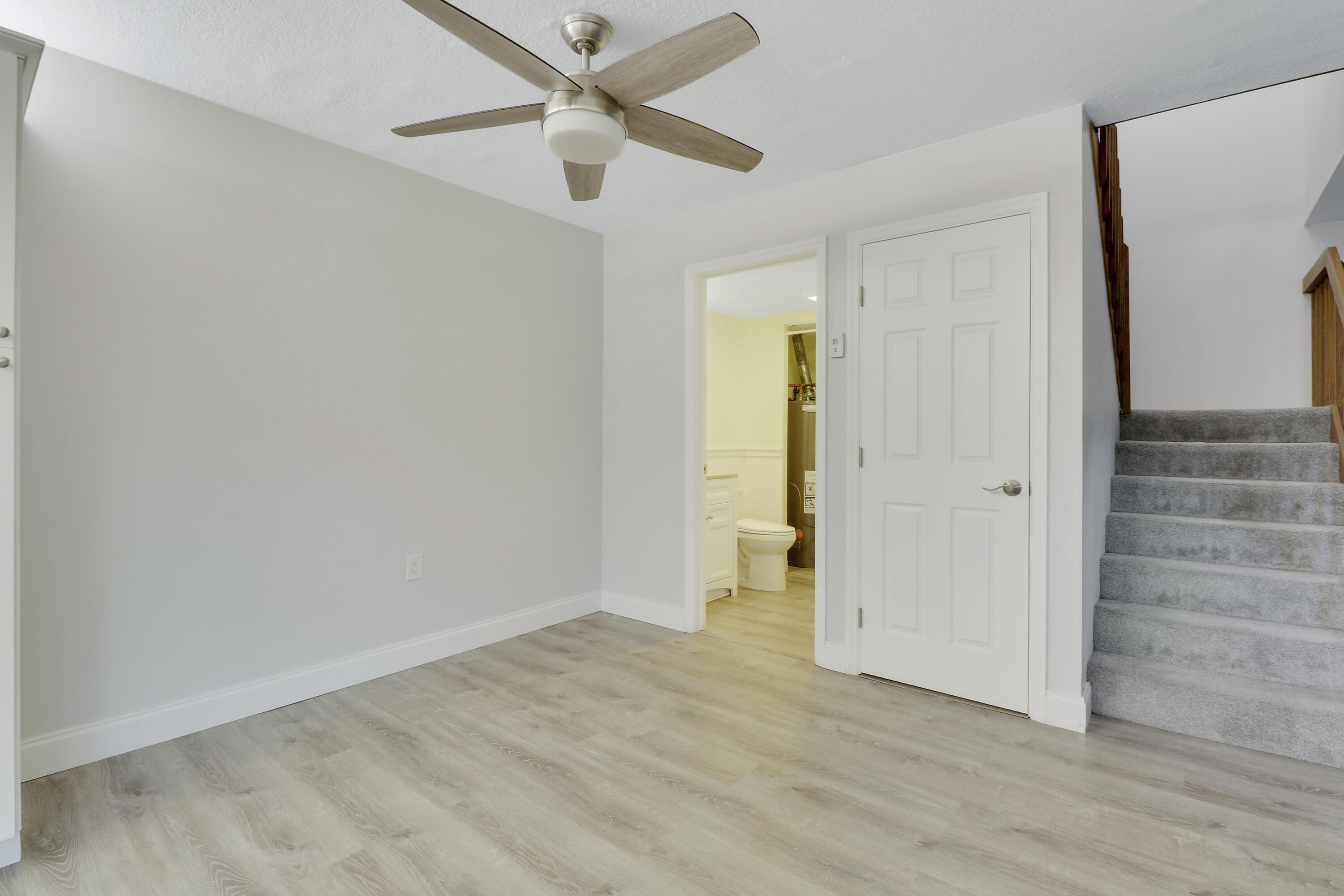 GARDEN LAKES AND GARDEN SQUARE SHOPS - Residential Lease