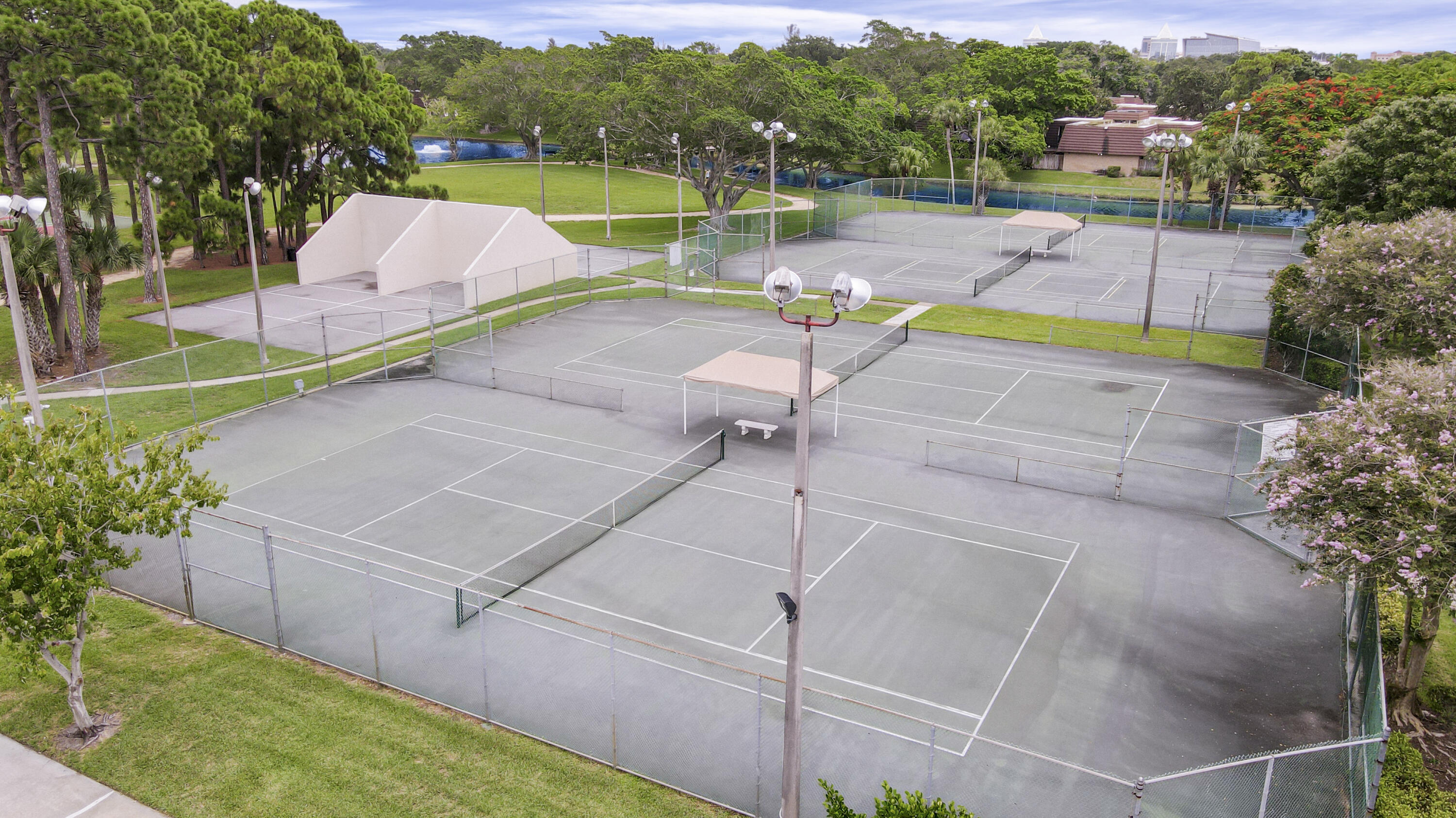 GARDEN LAKES AND GARDEN SQUARE SHOPS - Residential Lease