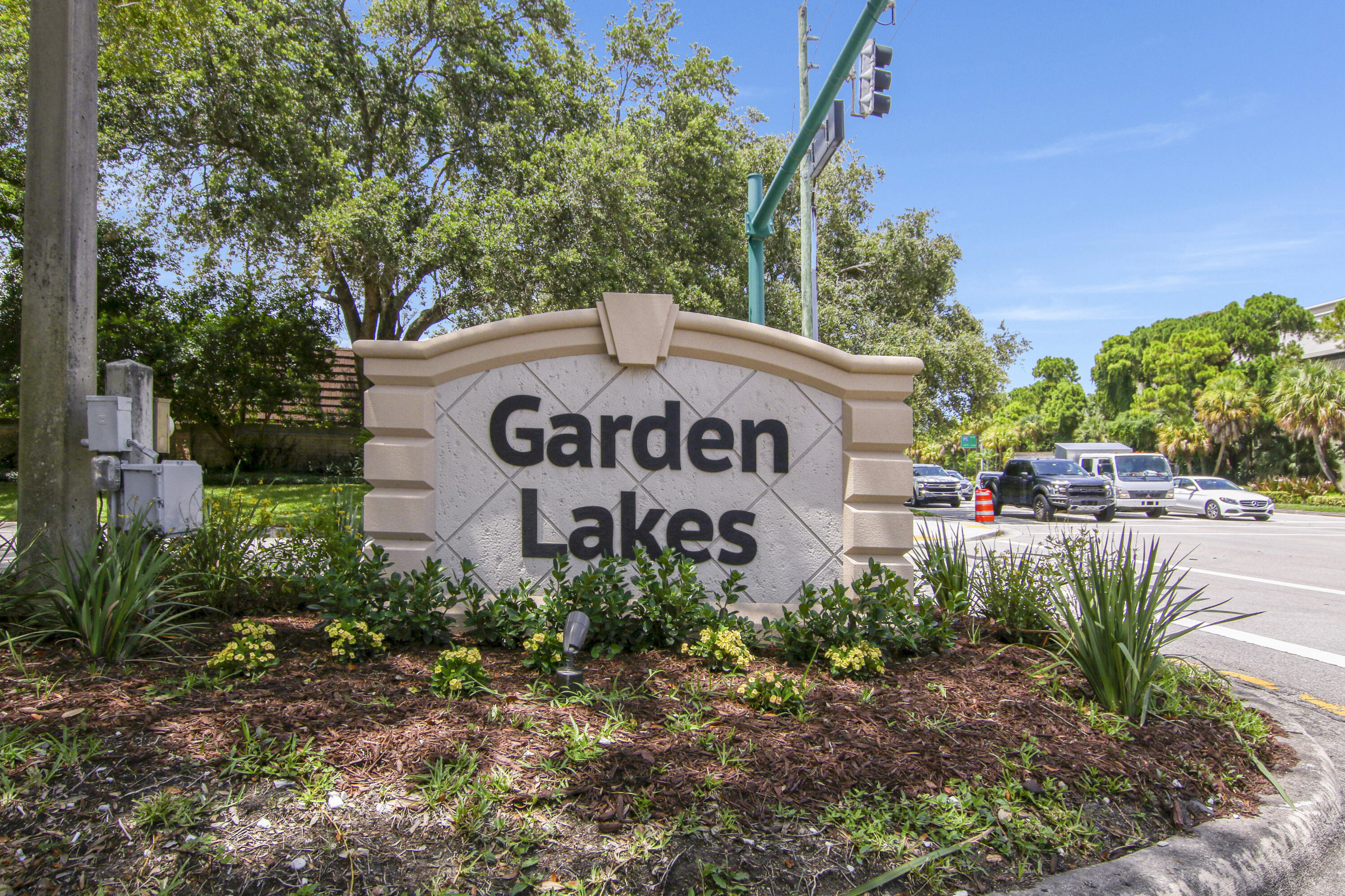 GARDEN LAKES AND GARDEN SQUARE SHOPS - Residential Lease