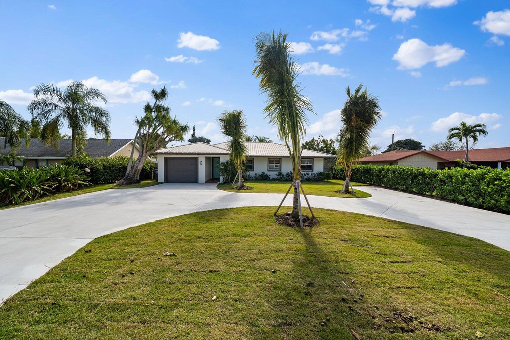 Photo of 4184 County Line Road, Jupiter, FL 33469 (MLS # R10768438)