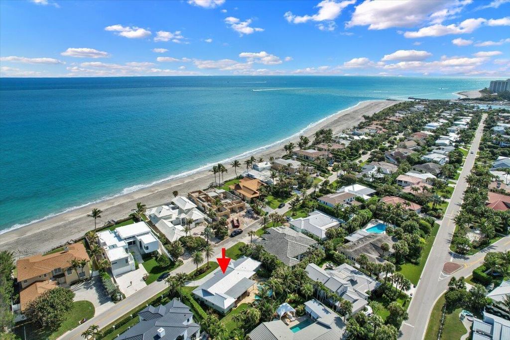 Photo of 48 Ocean Drive, Jupiter, FL 33469 (MLS # R11166969)